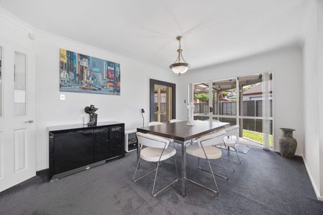 Photo of property in 8b Lupetti Rise, West Harbour, Auckland, 0618