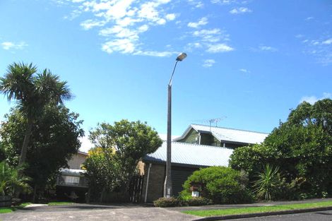 Photo of property in 1 Tiri View Place, Waiake, Auckland, 0630