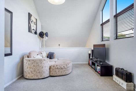 Photo of property in 35a Picasso Drive, West Harbour, Auckland, 0618