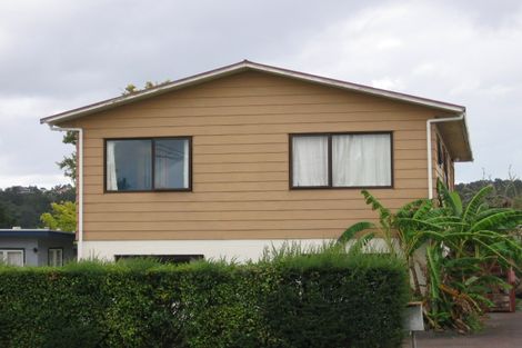 Photo of property in 62 Beach Haven Road, Beach Haven, Auckland, 0626