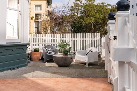 Photo of property in 18 Portland Crescent, Thorndon, Wellington, 6011