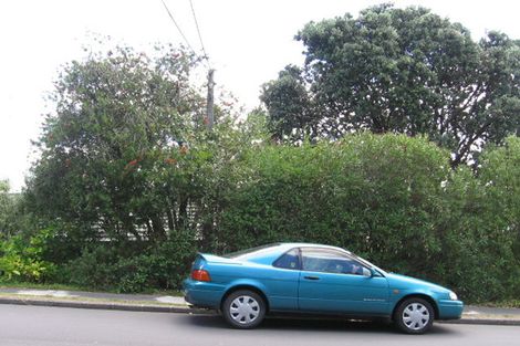 Photo of property in 27 Browns Bay Road, Browns Bay, Auckland, 0630