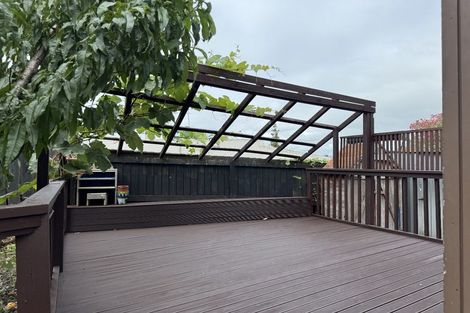 Photo of property in 16 Cheval Drive, Totara Vale, Auckland, 0629