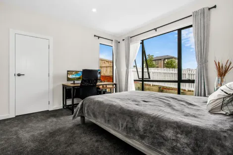 Photo of property in 1 Barrique Road, Kumeu, 0810