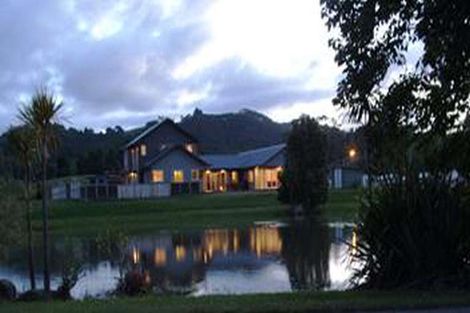 Photo of property in 18 Motukorure Parade, Cooks Beach, Whitianga, 3591