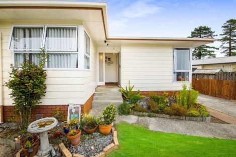 Photo of property in 71 Chilcott Road, Henderson, Auckland, 0612