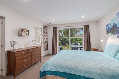 Photo of property in 10 Cowper Place, Avondale, Christchurch, 8061