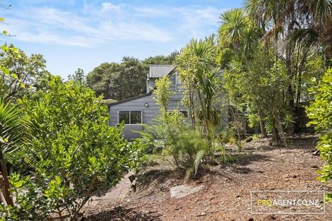 Photo of property in 639 Huia Road, Parau, Auckland, 0604