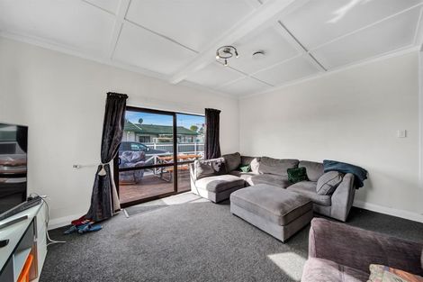 Photo of property in 37 Wallscourt Place, Normanby, Hawera, 4614