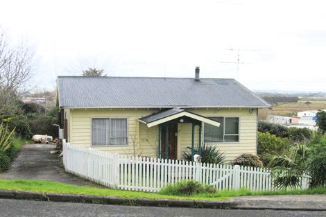 Photo of property in 38 Porter Crescent, Helensville, 0800