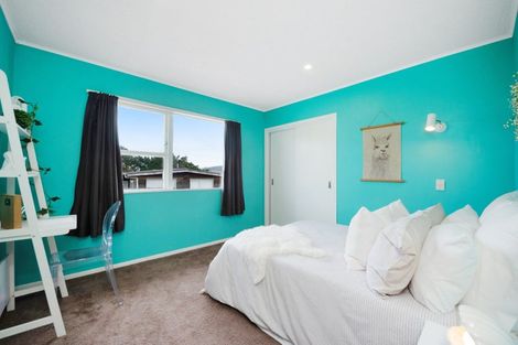 Photo of property in 34 Edgecombe Street, Newlands, Wellington, 6037