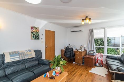 Photo of property in 9 Caribou Place, Kingston, Wellington, 6021