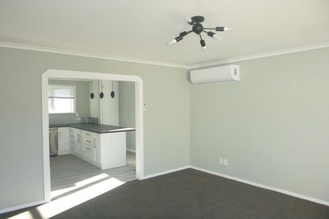 Photo of property in 121 Wellington Road, Wainuiomata, Lower Hutt, 5014