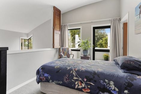 Photo of property in 61 Newhaven Terrace, Mairangi Bay, Auckland, 0630