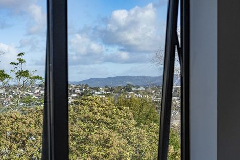 Photo of property in 18c Edgware Road, West Harbour, Auckland, 0618