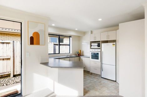 Photo of property in 6 Willscarlet Lane, Hamilton East, Hamilton, 3216