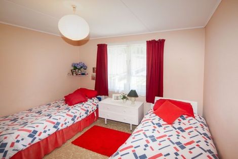 Photo of property in 93 Helston Road, Paparangi, Wellington, 6037