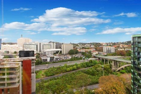 Photo of property in 11a/2 Saint Martins Lane, Grafton, Auckland, 1010