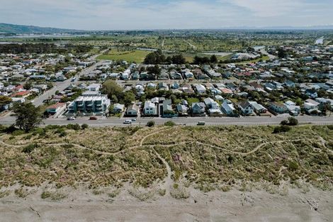 Photo of property in 265 Marine Parade, New Brighton, Christchurch, 8061