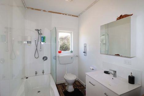 Photo of property in 1395 Opaki Kaiparoro Road, Mauriceville, Masterton, 5882