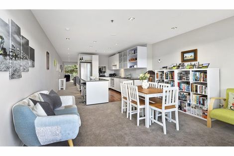 Photo of property in Patent 326 Apartments, 203s/326 Evans Bay Parade, Hataitai, Wellington, 6021