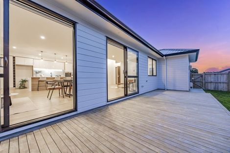 Photo of property in 5 Cutfield Lane, Kumeu, 0810