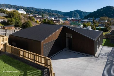 Photo of property in 12b Russell Street, Picton, 7220
