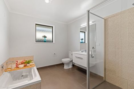 Photo of property in 48 Adams Road South, Pukekohe, 2120