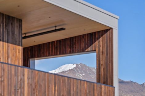 Photo of property in 7 Tuke Lane, Wanaka, 9305