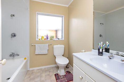 Photo of property in 2/47 Great South Road, Manurewa, Auckland, 2102