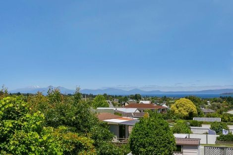 Photo of property in 10 Golders Place, Richmond Heights, Taupo, 3330