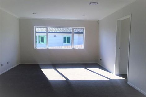 Photo of property in 104 Keri Vista Rise, Papakura, 2110