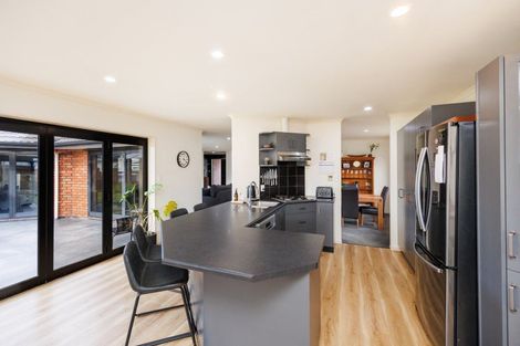 Photo of property in 17 Daniel Place, Kelvin Grove, Palmerston North, 4414