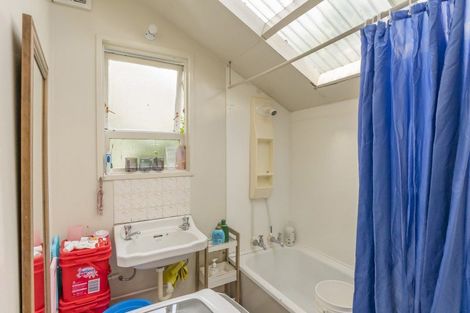 Photo of property in 53 Hawker Street, Mount Victoria, Wellington, 6011
