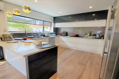 Photo of property in 6 Veneta Close, Flat Bush, Auckland, 2019