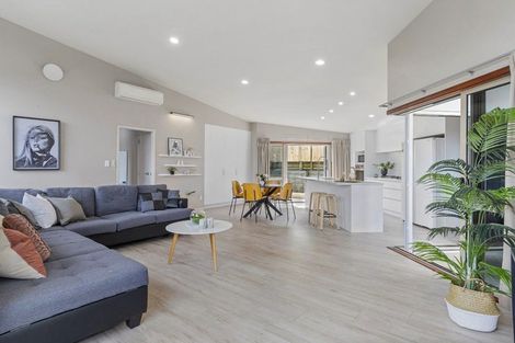 Photo of property in 14 Bell Common Close, Bethlehem, Tauranga, 3110