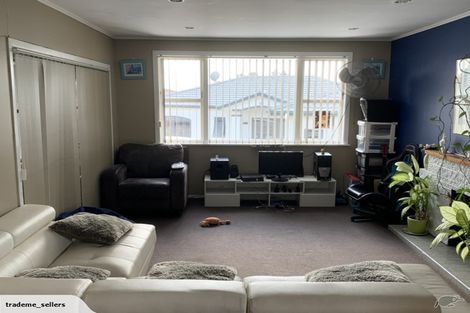 Photo of property in 15 Kiernan Place, Kelston, Auckland, 0602