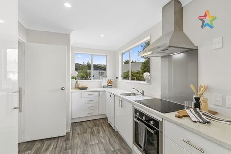 Photo of property in 8d Montgomery Crescent, Clouston Park, Upper Hutt, 5018