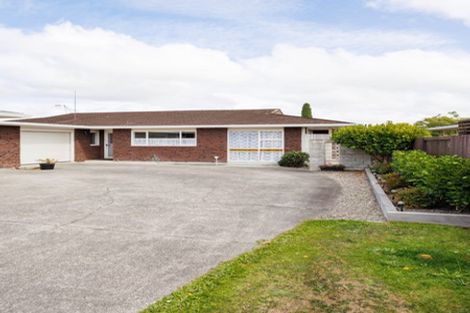 Photo of property in 12a Cecil Place, Cloverlea, Palmerston North, 4412