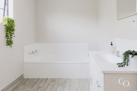 Photo of property in 2/409 Knight Street, Hastings, 4122