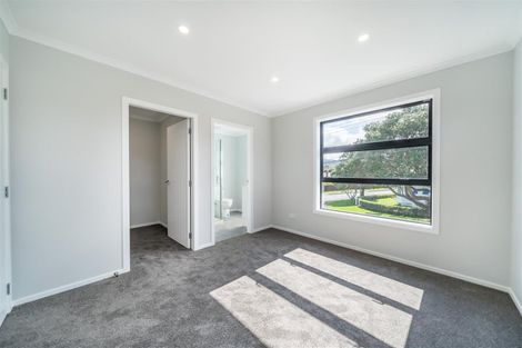 Photo of property in 4c Pohutukawa Street, Woburn, Lower Hutt, 5010