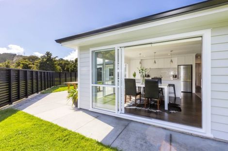 Photo of property in 80 Riverstone Drive, Riverstone Terraces, Upper Hutt, 5018