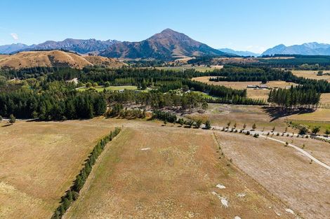 Photo of property in 124 Horseshoe Bend Drive, Albert Town, Wanaka, 9382