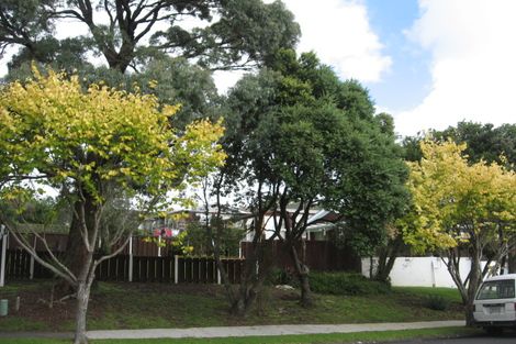 Photo of property in 1 Leewood Place, Pakuranga Heights, Auckland, 2010