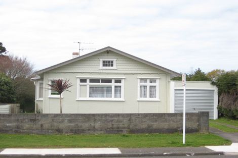Photo of property in 387 Carrington Street, Upper Vogeltown, New Plymouth, 4310