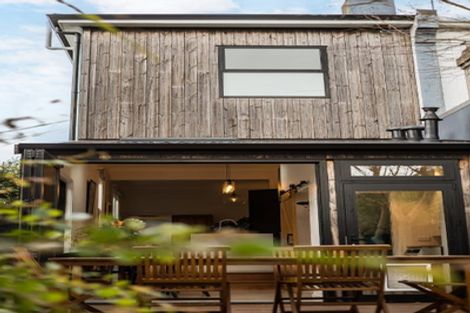 Photo of property in 104 Britomart Street, Berhampore, Wellington, 6023
