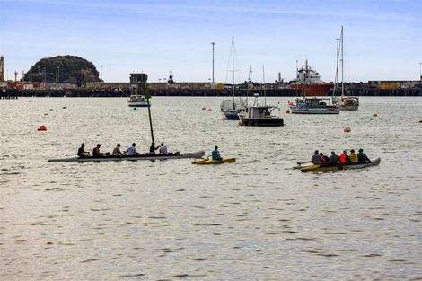 Photo of property in 38d Breakwater Road, Moturoa, New Plymouth, 4310