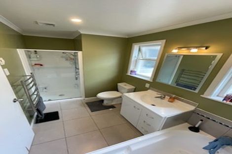 Photo of property in 40 Ruskin Road, Newlands, Wellington, 6037