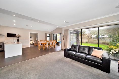 Photo of property in 11 Links Drive, Waiwhakaiho, New Plymouth, 4312