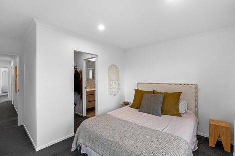 Photo of property in 6 Tarara Lane, Kumeu, 0810